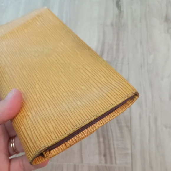 LOUIS VUITTON Yellow Epi Leather Bi Fold Long Wallet Purse - Picture 7 of 15